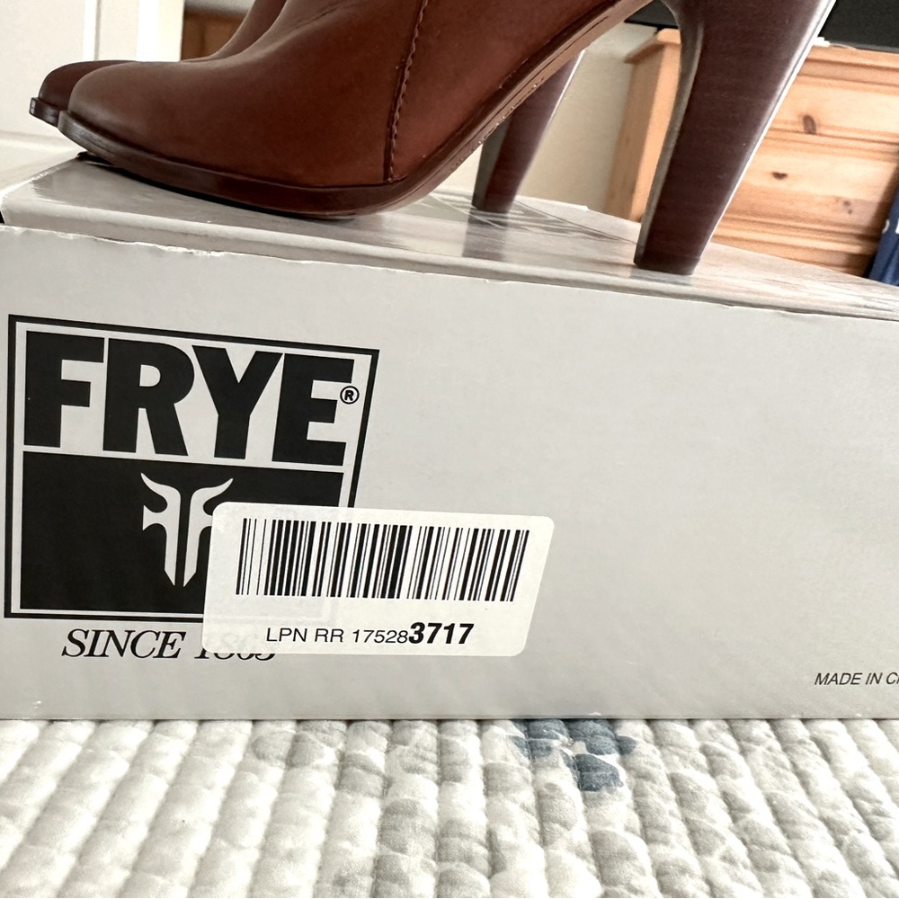 Frye Ring Short boots